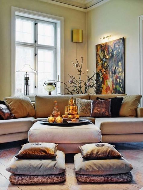 46 Bohemian chic living rooms for inspired living Asian Inspired Living Room, Bohemian Chic Living Room, Meditation Room Design, Zen Living Room, Furnitur Ruang Keluarga, Meditation Rooms, Zen Room, Apartment Decoration, Asian Homes