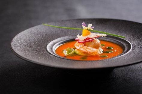 Fancy Soup Presentation, Fine Dining Soup Plating, Soup Plating Presentation, Soup Fine Dining, Fine Dining Soup, Sea Food Soup, Soup Presentation, Beautiful Plating, Indian Vegetable Recipes