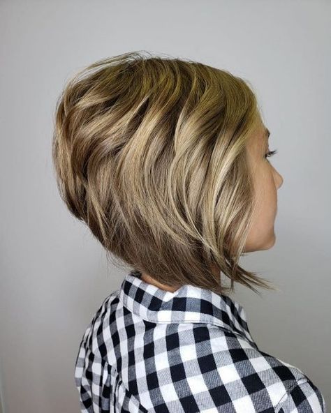 Neck Length Layered Inverted Bob Inverted Bob Cuts, Inverted Bob With Layers, Short Textured Bob, Short Layered Bob Haircuts, Inverted Bob Haircuts, Short Bob Cuts, Long Haircut, Inverted Bob Hairstyles, Stacked Bob Hairstyles