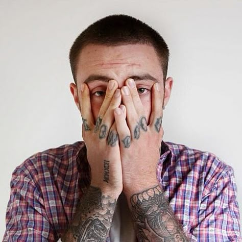 Mac Miller Hand Pose, Mac Miller Hands, Mac Miller Pfp, Mac Miller Aesthetic, Mc Miller, Mac Miller Merch, Blue Slide Park, Mac Miller Albums, Mac Miller Tattoos