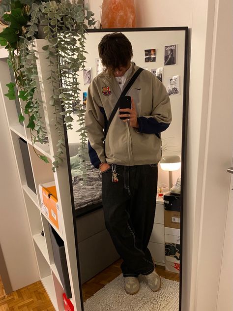 2000s Fashion Men, Mirror Man, Mirror Selfie Poses, Street Fashion Men Streetwear, Mens Outfit Inspiration, Streetwear Men Outfits, Selfie Poses, 2000s Fashion, Mens Streetwear