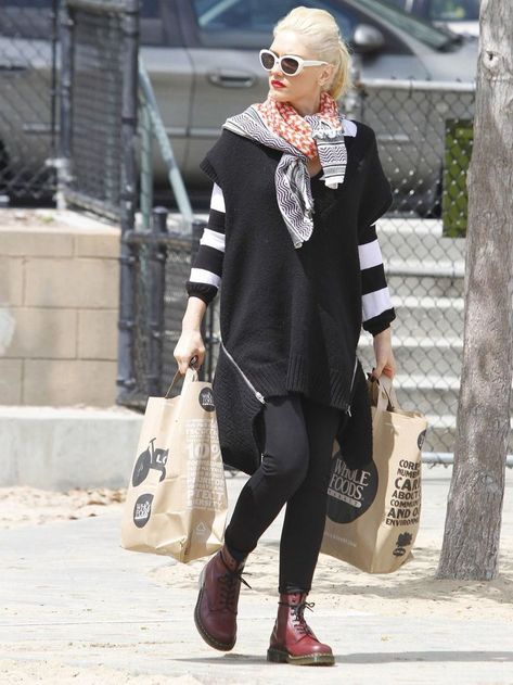 Gwen Stefani Dr Martens Boots Outfit, Red Doc Martens, White Doc Martens, Dr Martens Outfit, Dr Martens Style, Doc Martens Style, Doc Martens Outfit, Celebrities Fashion, Celebrity Fashion Trends