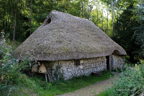 Medieval Cottage, West Sussex * | This building was rescued … | Flickr Medieval Cottage, Medieval Peasant, Thatched House, Medieval England, Medieval Houses, Medieval Life, English Cottage Style, Medieval World, English Cottage Garden