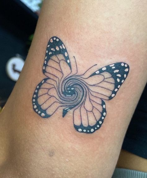 Trippy Flowers Tattoo, Groovy Butterfly Tattoo, Cool Trippy Tattoos, Spiral Butterfly Tattoo, Butterfly Domino Effect Tattoo, Trippy Butterfly Art, Melting Butterfly Tattoo, Small Trippy Tattoo Designs, Eyeball Butterfly