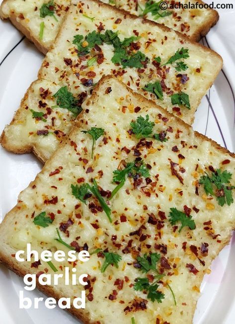 Cheese Garlic Bread Recipe, Cheesy Toast, Chapati Recipe, Chilli Cheese Toast, Cheese Garlic Bread, Bread Garlic, Recipes Cheese, Spicy Snacks Recipes, Garlic Cheese Bread