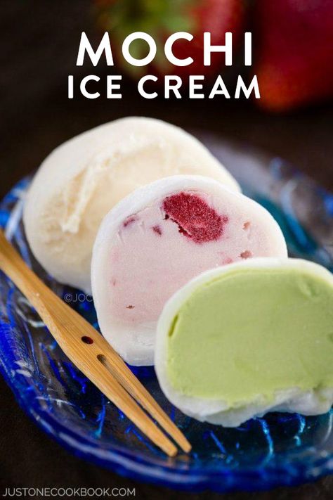 Looking for a fun cooking project with your children? Try Mochi ice cream!  The popular Japanese dessert is easier to make than you think. Imagine your kids smiling faces when they bite into their favorite ice cream inside the soft mochi shell. #mochi #icecreamrecipes #mochiicecream #japanesedesserts | Easy Japanese Recipes at JustOneCookbook.com Desserts Japanese, Mochi Ice, Mochi Recipe, Japanese Desserts, Mochi Ice Cream, Easy Japanese Recipes, Ice Cream At Home, Japanese Recipes, Gateaux Cake