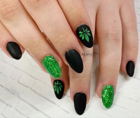 Gel nails, pot leaf nails, black nails, glitter nails Pot Nail Designs, Pot Leaf Nails, Black Nails Glitter, Leaf Nails, Cute Nail Colors, Witch Nails, French Manicure Nails, Cute Simple Nails, Work Nails