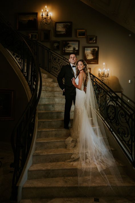 Formal Poses, Wedding Stairs, Wedding Staircase, Park Chateau, Wedding Photo List, Estate Gardens, Photography List, Wedding Fotos, Details Photography