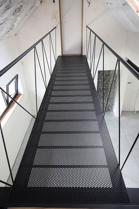 Perforated Floor, Escalier Design, Balcony Grill Design, Balcony Grill, Steel Stairs, Metal Stairs, Stairs Design Modern, Modern Stairs, Lan Can