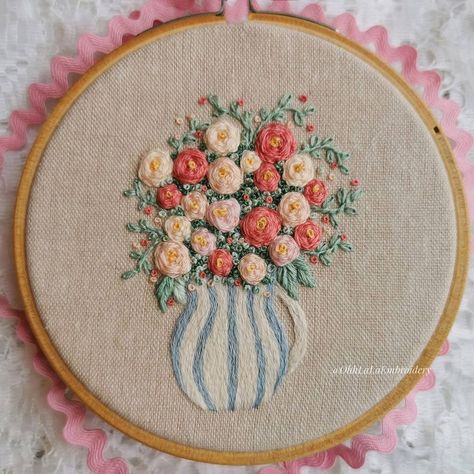 Flower Basket Embroidery, Basket Embroidery, Basket Flowers, Newborn Baby Dresses, Secret Santa Presents, Summer Sewing, Punch Needle Patterns, Work Friends, 자수 디자인