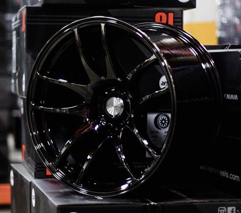 Black Rims Car, Black Rims Truck, Camaro Wheels, Ford F150 Accessories, Blacked Out Cars, Black Chrome Wheels, Corvette Wheels, Classic Cars Trucks Chevy, Concave Wheels