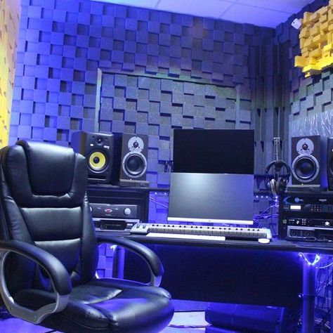 UNION Recording Studio , with a state-of-the-art recording studio in LA, assists aspiring music artists in producing professional-quality music. At the studio, we have a friendly environment where you can communicate easily with sound engineers to get the desired sound for your music.https://unionrecstudios.com/blog/get-the-most-out-of-your-recording-sessions-discover-why-artist-engineer-communication-is-everything/ Professional Recording Studio, Importance Of Communication, Studio Music, Home Studio Setup, My New Home, Recording Studios, Home Studio Music, Sound Engineer, Studio Recording