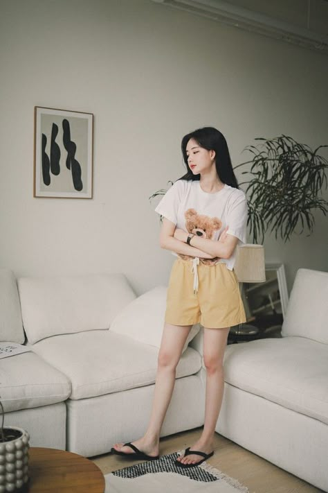 Ulzzang Pajamas, Color Combinations For Clothes Women, Outfit Celana Pendek, Office Wear Women Work Outfits, Casual Home Outfits, Outfit Celana, Ootd Korean Style, Outfit Korean Style, Warm Pajamas