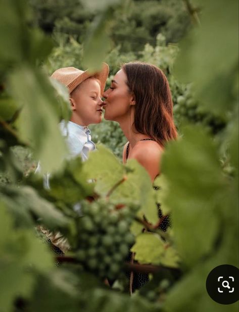 Winery Family Photos, Winery Family Photoshoot, Vineyard Family Photoshoot, Vineyard Photoshoot Ideas, Vineyard Family Photos, Vineyard Photoshoot, Engaged Pictures, Vineyard Photography, Mother Daughter Photos