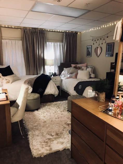 Big Dorm Room For Two, Residence Rooms University, Shared College Dorm Room Ideas, University Aesthetic Dorm, Miami University Dorm Rooms, Baylor University Aesthetic, University Dorm Aesthetic, Shared Dorm Room Ideas, Luxury Dorm Room Ideas