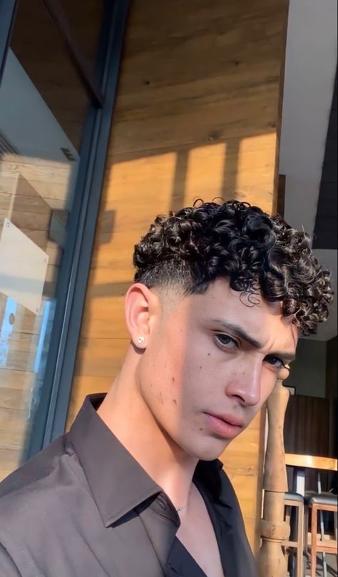 3b Hairstyles Men, Curly Hair Taper, Boys Haircuts Curly Hair, Curly Taper Fade, 3b Curly Hair, Undercut Curly Hair, Fade Haircut Curly Hair, Long Curly Hair Men, 3b Hair