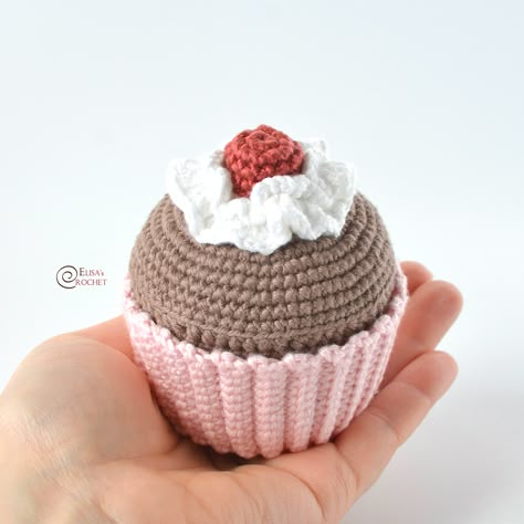 Birthday Cupcake Free Crochet Pattern By Elisa's Crochet Crochet Cupcakes, Cupcake Crochet, Crochet Cake, Crochet Cupcake, Crochet Toys Free Patterns, Crochet Toys Free, Food Patterns, Crochet Food, Diy Magazine