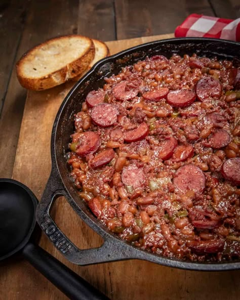 These are the best loaded baked beans and are hearty and packed with flavor. The perfect side dish for your next bbq or tailgate! Loaded Baked Beans, Spatchcock Chicken Grilled, Bacon Jam Burger, Canned Baked Beans, Best Baked Beans, Grilled Ribeye Steak, Grilled Ribeye, Sandwich Sides, Appetizer Sandwiches