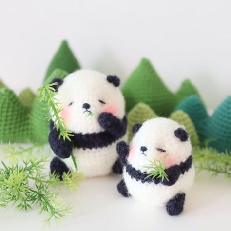 Amigurumi Panda, Crochet Panda, Crochet Keychain Pattern, Crochet Amigurumi Free Patterns, Crochet Amigurumi Free, Fun Crochet Projects, Crochet Free, Crochet Keychain, Diy Crochet Projects