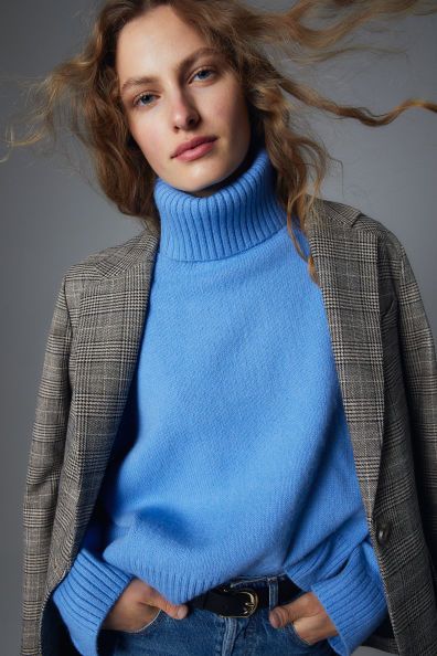 Turtle Neck Outfit, Blue Sweater Outfit, Oversized Polo, Turtleneck Outfit, Oversized Turtleneck Sweater, Rib Knit Cardigan, Oversized Turtleneck, Light Blue Sweater, Polo Neck