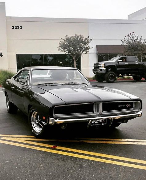 An epic muscle car. A clean ‘69 Dodge Charger. #dodge #dodgechargerclassiccars #dodgeclassiccars #charger #v8 #hemi #mopar #musclecars 69 Dodge Charger, Cool Truck Accessories, Wallpaper Luxury, Dodge Charger Rt, 1969 Dodge Charger, Dodge Muscle Cars, Car Organization, Aesthetic Car, Car Decorations