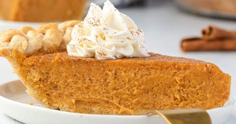 The Best Pumpkin Pie (Without Evaporated Milk) – State of Dinner Butternut Squash Pie, Bourbon Sweet Potatoes, Squash Pie, Biscuits Graham, Sweet Potato Pies Recipes, Best Pumpkin Pie, Vegan Pumpkin Pie, Homemade Pumpkin Pie, Pumpkin Pie Filling