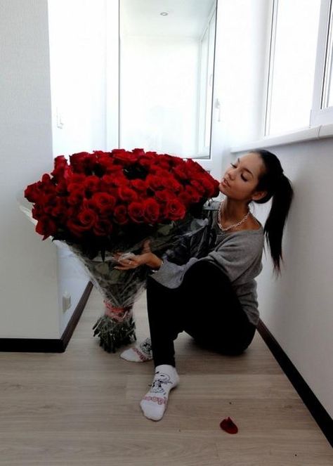 HUGE bouquet of roses Best Boyfriend Ever, Roses Valentines Day, Bouquet Of Roses, Bohol, Best Boyfriend, After Life, Instagrammer, Girls Dream, Rose Bouquet