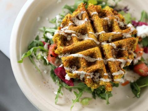 Falafel Waffle, Restaurant In Paris, Slaw Recipe, Dry Chickpeas, Waffle Recipe, Lemon Yogurt, Vegetarian Cabbage, Slaw Recipes, Waffle Iron