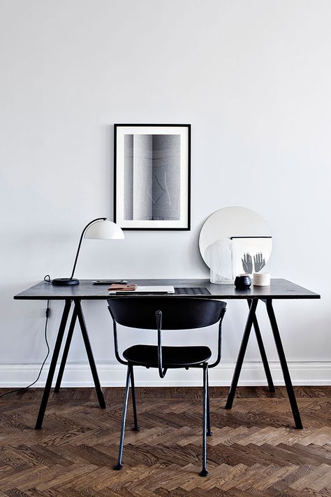 Workspace styled for Alvhem by Johanna Bagge (KVART) / photo: Alice Johansson Minimalist Home Office, Minimalist Office, Workspace Inspiration, Black Desk, Modern Home Office, Diy Desk, Minimalist Kitchen, White Bedroom, Scandinavian Home