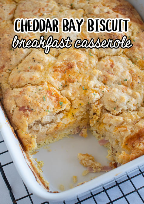 Cheddar Bay Biscuit Mix is the ultimate ingredient for the best breakfast casserole! Biscuit Breakfast Casserole, The Best Breakfast Casserole, Egg Breakfast Casserole, Biscuit Breakfast, Breakfast Casserole With Biscuits, Best Breakfast Casserole, Halloween Breakfast, Cheddar Bay Biscuits, Breakfast Meat