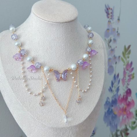 Purple Aesthetic Necklace, Princess Necklace Aesthetic, Magical Girl Necklace, Fairy Jewelry Bracelet, Purple Butterfly Necklace, Fairy Necklace Diy, Purple Necklace Aesthetic, Butterfly Bead Pattern, Handmade Beaded Necklaces Design