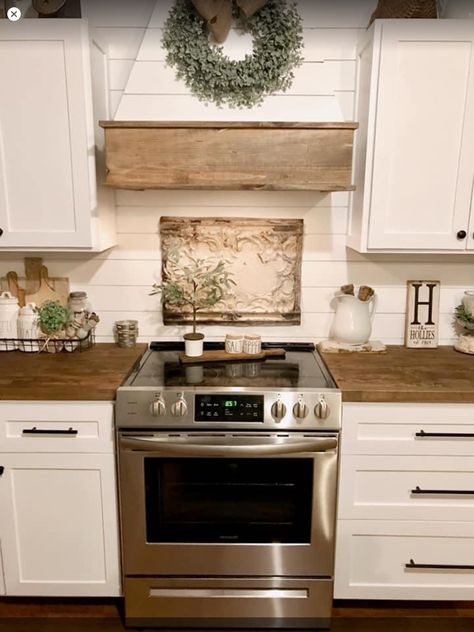 Small Kitchen Hacks, Wood Accent, Wood Accents, Double Wall Oven, Kitchen Hacks, Country Life, Kitchen Inspirations, Small Kitchen, Stove