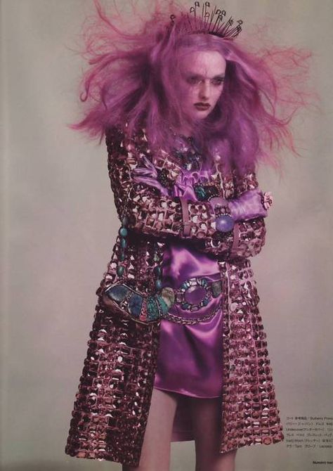 Lydia Hearst, Burberry Prorsum, Weird Fashion, Estilo Punk, All Things Purple, John Galliano, Glam Rock, Fantasy Fashion, Purple Hair