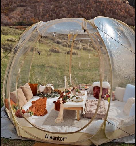 Romantic Tent Set Up, Tent Picnic Ideas, Bubble Tent Decor, Bubble Tent Ideas, Outdoor Tent Date Night Romantic, Bubble Tent Picnic Ideas, Alvantor Bubble Tent Ideas, Picnic Bubble Tent, Bubble Tent Picnic