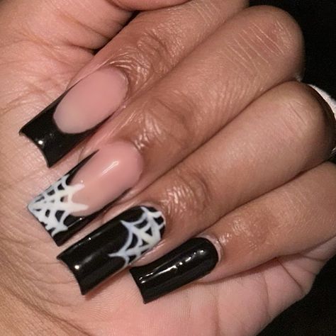 medium length french tip black halloween nails with spider web nail art Holloween Nails Black, Black Spider Web Nails, Spider Web Nails, Spider Nails, Web Nails, Black Halloween Nails, Holloween Nails, Halloween Nails Easy, Unique Acrylic Nails