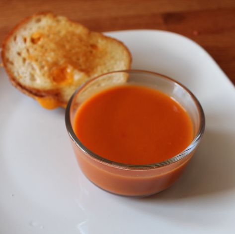 Grape Tomato Soup Recipes, Grape Tomato Soup, Grape Tomato Recipes, Tomato Bisque Soup, Roasted Grape Tomatoes, Tomato Soup Recipe, Roasted Tomato Soup, Tomato Bisque, Tomato Soup Recipes