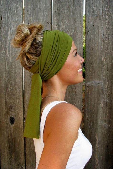 21 Ideas How to Wear Your Head Scarf to Make Your Look Glamorous How To Wear Headbands, Hair Scarf Styles, Head Scarf Styles, Quick Hairstyles, Hair Dos, Scarf Hairstyles, Hair Accessories For Women, Hair Day, Head Scarf