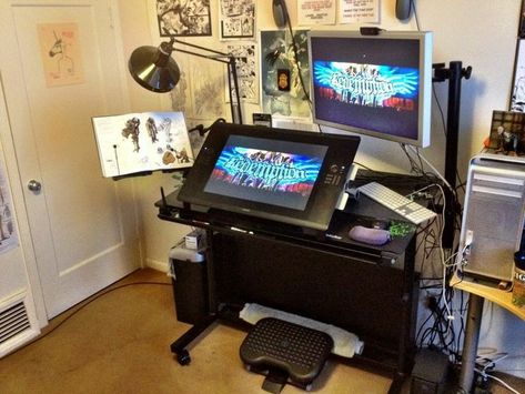 Cintiq Workspace, Custom Computer Desk, Artist Desk, Artist Workspace, Drawing Desk, Art Studio Room, Desk Layout, Desktop Design, Gaming Room Setup