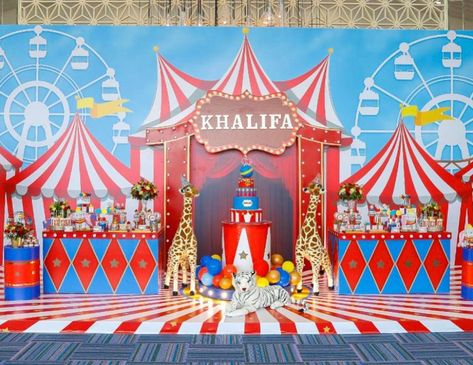 Carnival Party Ideas, Circus Birthday Party Decorations, Slumber Party Decorations, Carnival Baby Showers, Carnival Birthday Party Theme, Circus Carnival Party, Circus Theme Party, Birthday Drinks, Birthday Decorations Kids