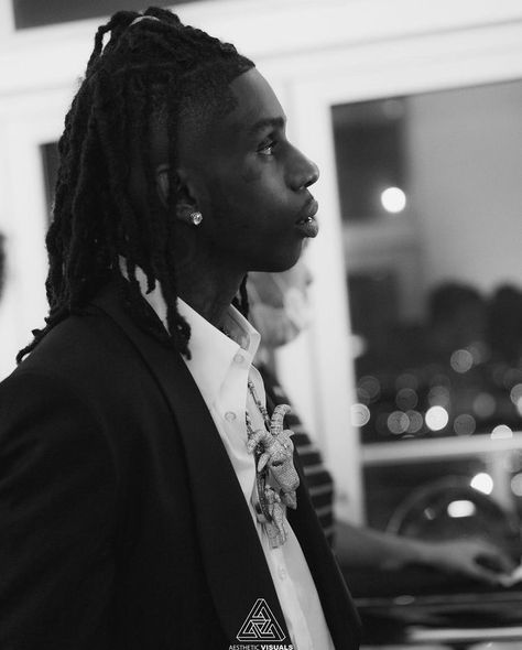 Tremani Bartlett, Polo G Rapper, Future Life Aesthetic, Male Rappers, Aesthetic Photography People, High School Graduation Party Decorations, Hard Love, Baby Polo, Polo G