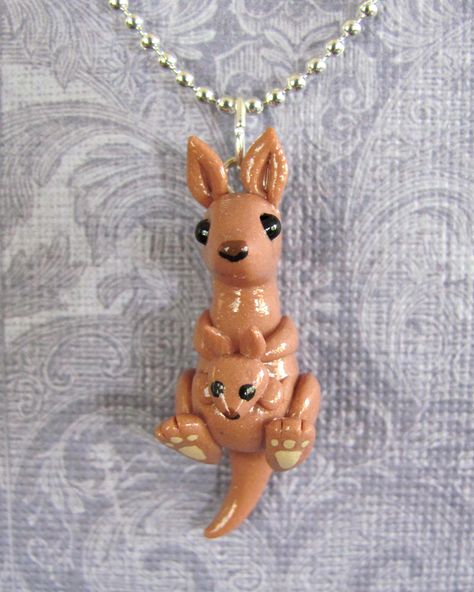 Mama Kangaroo Pendant by DragonsAndBeasties.deviantart.com on @deviantART Unicorn Ring, Fimo Polymer Clay, Polymer Clay Figures, Scouts Crafts, Polymer Clay Animals, Clay Figurine, Polymer Clay Miniatures, Clay Animals, Clay Art Projects