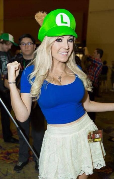 http://www.comicbookmovie.com/fansites/nailbiter111/news/?a=101789 Super Mario Bros, Mario Cosplay, Cyberpunk, Geek Clothes, Video Game, Jessica Nigri, Cute Cosplay, Best Cosplay, Cosplay Outfits