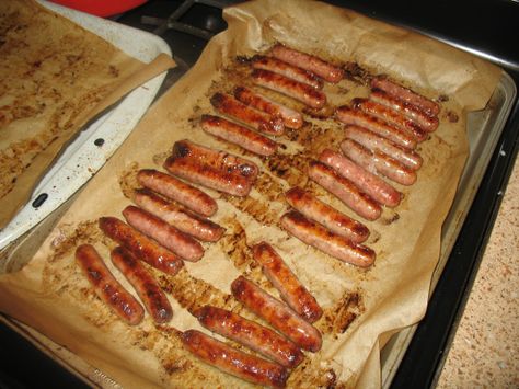 My daughter taught me to cook bacon with no splatter or mess on the stove top, by baking it instead. So I decided to try baking breakfast link sausage the same way. I use a 10x15 jelly roll pan or the bottom of a broiling pan. I buy parchment paper for baking in rolls in bulk online. I bake 3 pounds of maple breakfast link sausage at a time and freeze it in individual servings. Breakfast Sausage In Oven, Paleo Breakfast Sausage, Link Sausage, Breakfast Sausage Links, Baking Breakfast, Breakfast Sausage Recipes, Sausage Bake, Sausage Recipe, Sausage Links