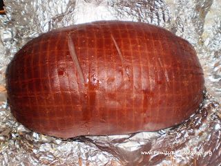 Bake A Ham, Ham Cooking Time, Boneless Ham Recipe, Recipes With Cooked Ham, Boneless Ham, Precooked Ham, Smoked Ham Recipe, Ham In The Oven, Ham Wraps