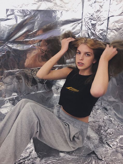 Aluminum Foil Photoshoot, Foil Photoshoot, Futuristic Photoshoot, Tin Foil, Photography Inspo, Aluminum Foil, Photo Inspo, Model Photography, Photography Inspiration