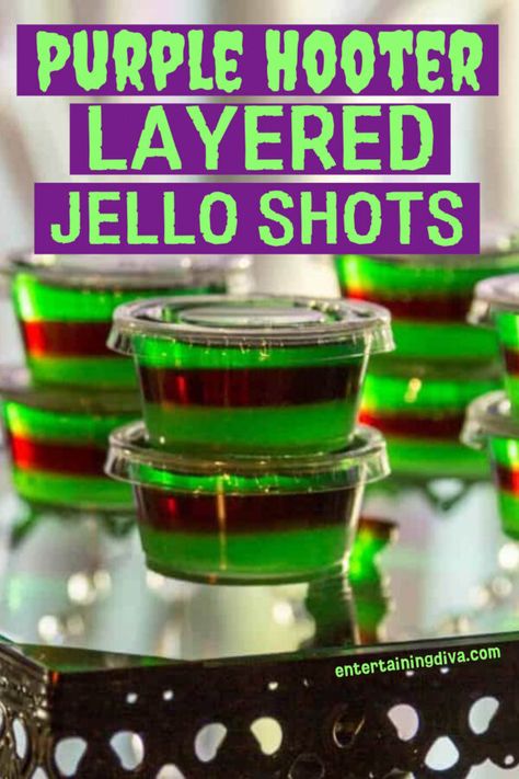 This purple and green layered jello shot recipe is awesome! Made with vodka and raspberry liqueur (like Chambord), they taste like a Purple Hooter cocktail. The colors are great for a Halloween party! | Layered Jello Shots Lime Jello Shots, Vodka Jello Shots, Blue Jello Shots, Best Jello Shots, Jello Shots Vodka, Jello Shots Recipe, Jello Shot Cups, Maleficent Party, Halloween Jello Shots