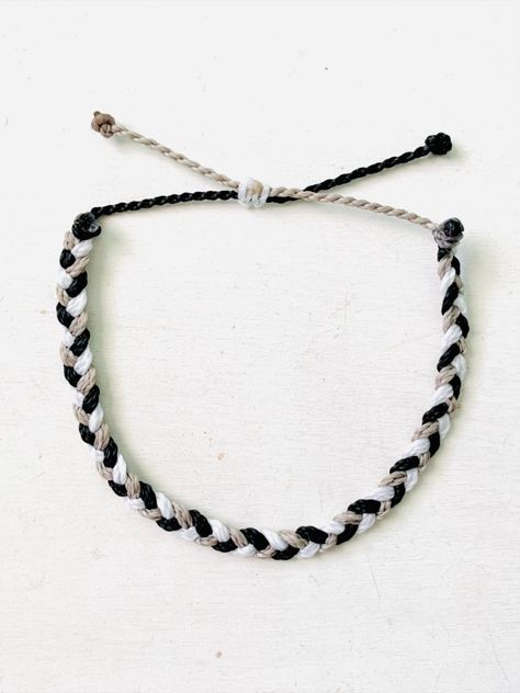 Braided Bracelet Diy, Surfer Bracelets, Bracelet Couple, Cute Tattoos For Women, Braided Bracelet, Bracelet Diy, Fancy Jewelry, Bracelet Handmade, Braided Bracelets