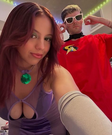 #halloween #halloweencostume #starfire #robin #starfireandrobin Star Fire And Robin Costume, Starfire And Robin Costume, Starfire Costume, Robin And Starfire, Robin Starfire, Robin Costume, Halloween 2024, Insta Inspo, Couples Costumes