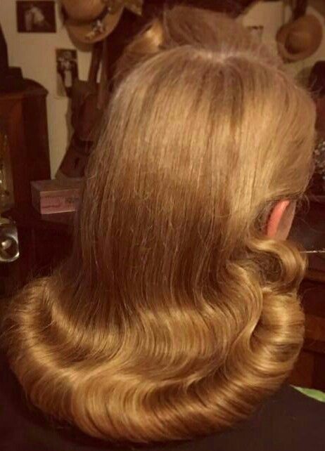 Bubble Flip Hair, 1950’s Hair, Flip Hairstyle, 1940's Hairstyles, 80s Big Hair, Windy Hair, 1940's Hair, Pageboy Haircut, 1940s Hair