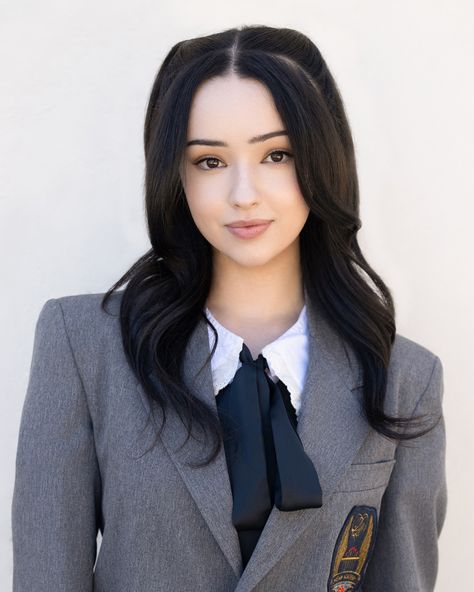 School head shot photos Dream Academy Brooklyn Image, Bang Si-hyuk, Music Industry Business, Dream Academy, Id Photo, Training And Development, Instagram C, Samara, Music Fans